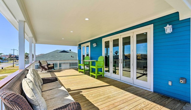 < 1 Mi to Coast: Jamaica Beach Home w/Pool Access