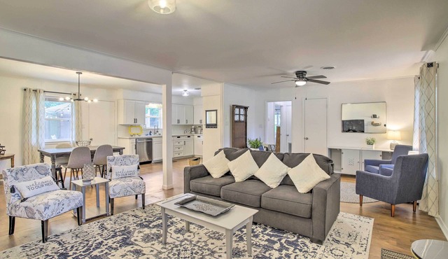 1 Mi to Main St: Brenham Retreat w/Game Room in Brenham
