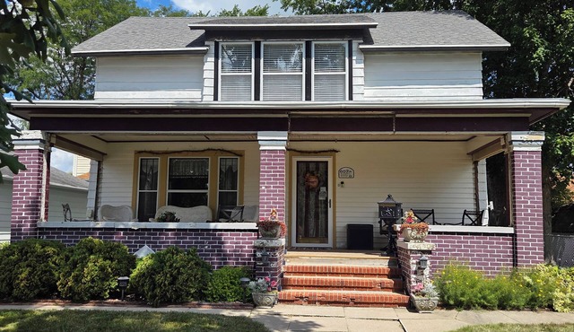 1800s Home, Train-Themed Decor, Walk to Downtown & Attractions, Exclusive Perks in Boone