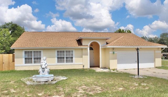2-bedroom house in tranquil Ocala with cool AC breeze
