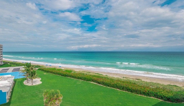 2 Bedroom Oceanfront Condo at Turtle Reef Club, Jensen Beach! in Jensen Beach