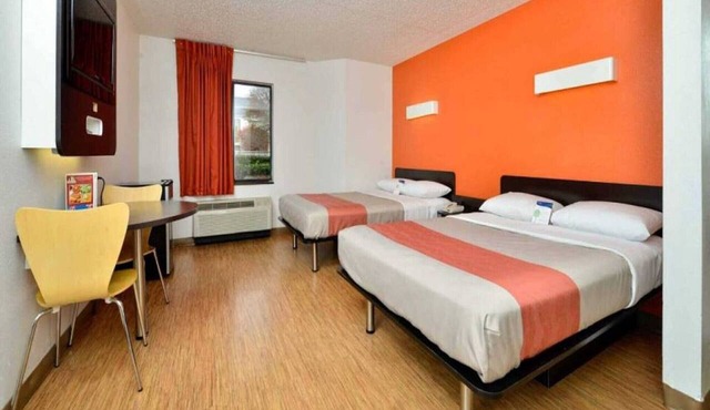 2 Full Beds | Non-Smoking