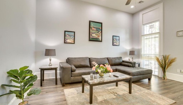2 Mi to French Quarter: Walkable NOLA Home