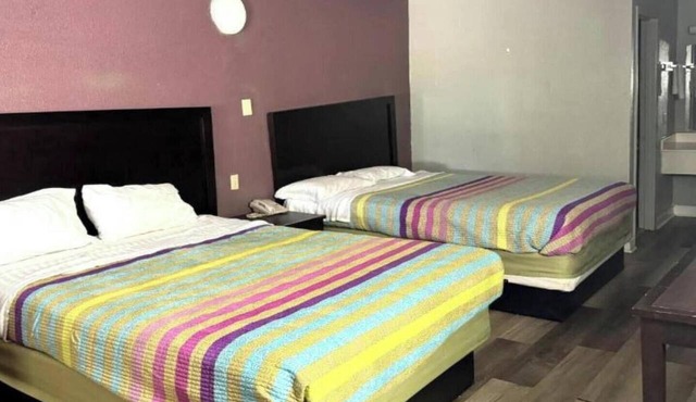 2 Queen Beds Non-Smoking