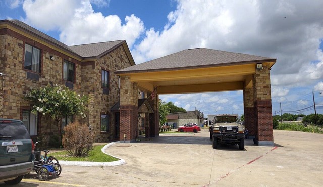 2 Queen Beds with Kitchenette | Killeen