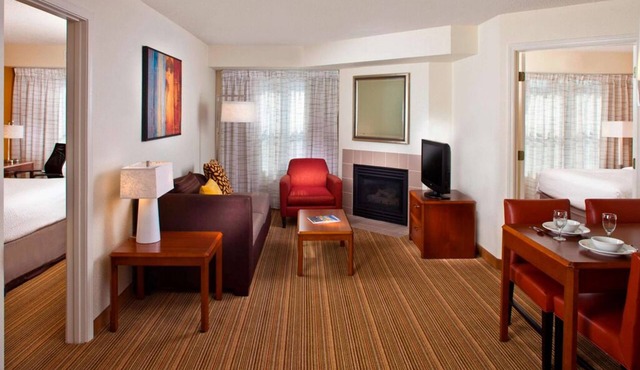 2 Suites Near Birmingham Zoo with Pool Access | Modern Stay in Homewood