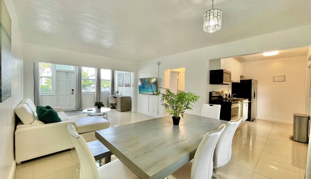 2237/U2-Sunrise Beach Sensation Marvelous apartment with AC in Fort Lauderdale