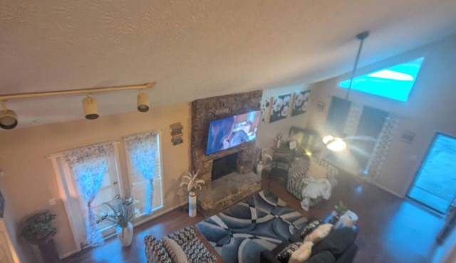3-bedroom 2 story house in gorgeous with cool AC 2 bathroom backyard patio