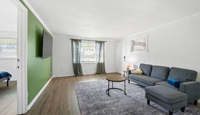 3-bedroom apartment with AC in Jacksonville