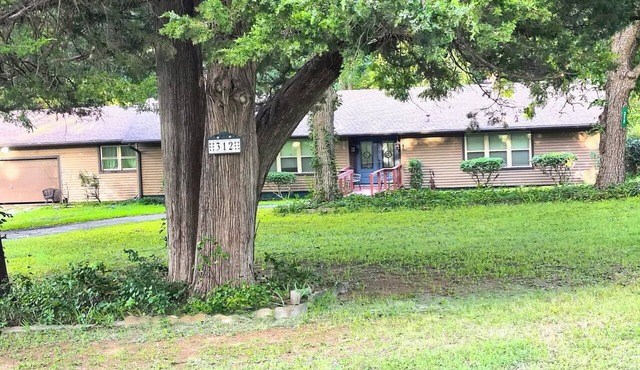 3 BR on 1.3 acres @ Lake Tawakoni 1mi fr state park!