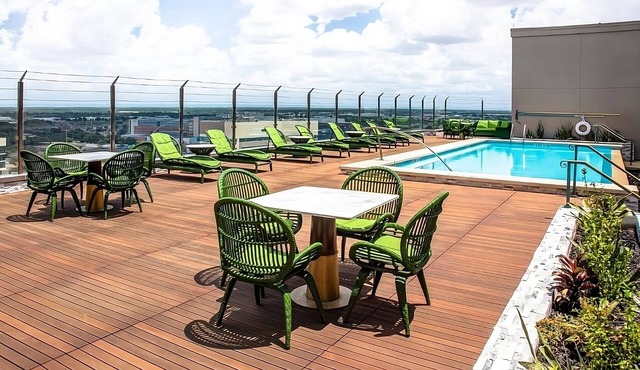 3 Spacious Units! Near Museum District and Houston Zoo, with Outdoor Pool
