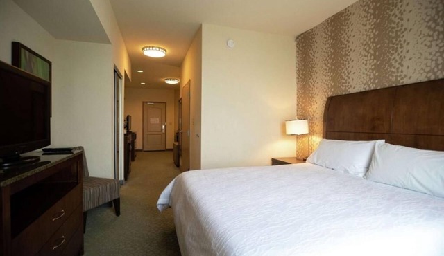 3 Suite Rooms Near Attractions for Adventure Seekers - with Swimming Pool!