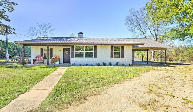 3BR Lockesburg Country Retreat Near Refuge