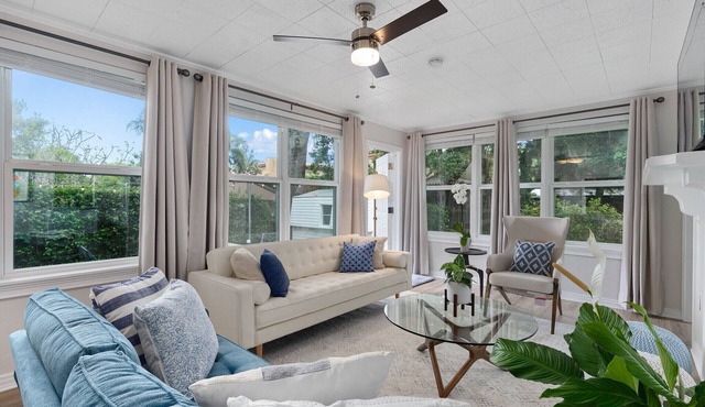3BR luxury villa w/large outdoor spaces [10min to all hospitals & downtown]