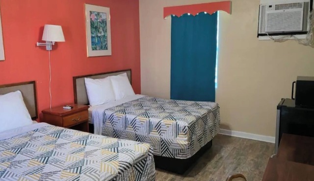4 Affordable Units w/Free Parking | Silver Springs State Park - 6.1 miles