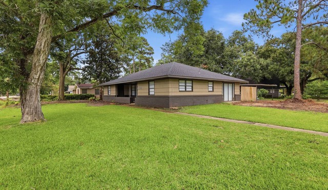 4 Bedroom 2 Bath home in Port Arthur Texas!