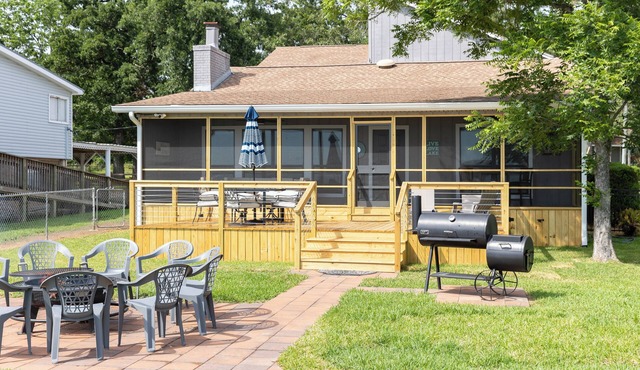 4-bedroom Lake Getaway in fabulous Livingston