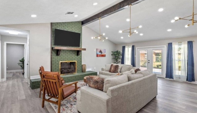 5 Bedroom Home In Lake Charles