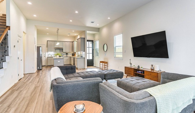 5 Mi to Downtown - Chic Home w/Patio in Houston! in Houston