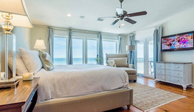 5BR Gulf-Front Home With Private Pool, Balcony and Sleeps 17 on 30A