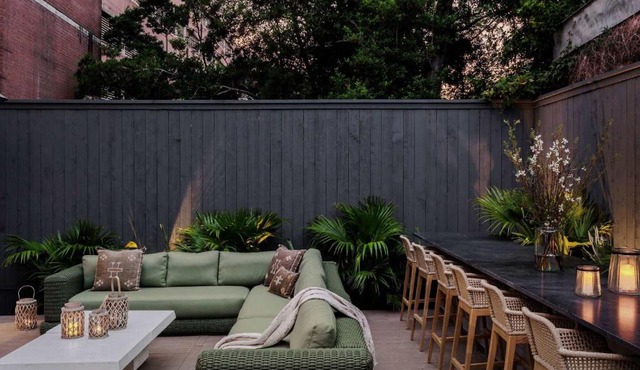 6-bedroom Garden District Suite Shared Hotel Pool