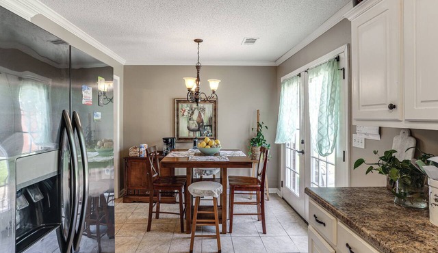 7 Mi to Ole Miss & The Square! Family Home w/Yard