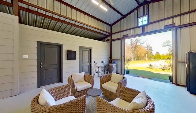 75-acre barn with Ping-Pong, firepit, screened porch, & optional golf cart