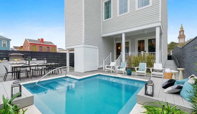 7BR City Condo & Pool Access Near CBD