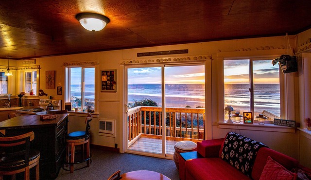 A seaside cottage with amazing ocean and beach views to relax and recharge in Florence