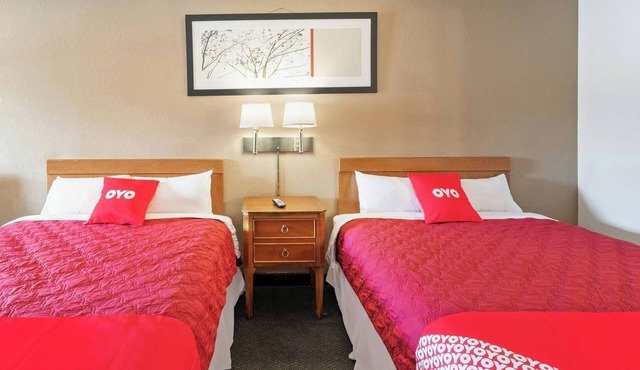 Affordable, Comfortable Stay Near I-10 – Pet-Friendly & Spacious l 4 Rooms in Junction