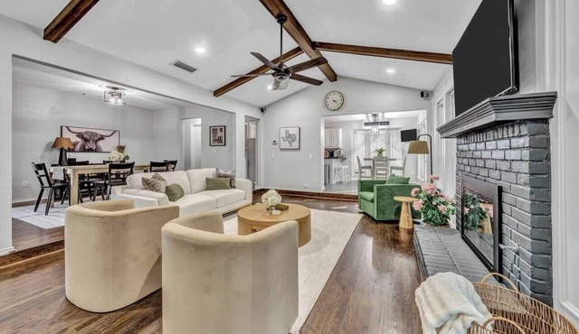 Allen Family Oasis - Kid-Friendly Home with Backyard Retreat Near Allen Events