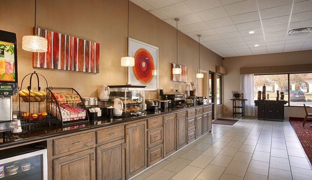 Americas Best Value Inn & Suites Bastrop