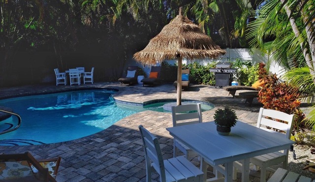 AMI Ohana Beach Resort B with fabulous salt pool!