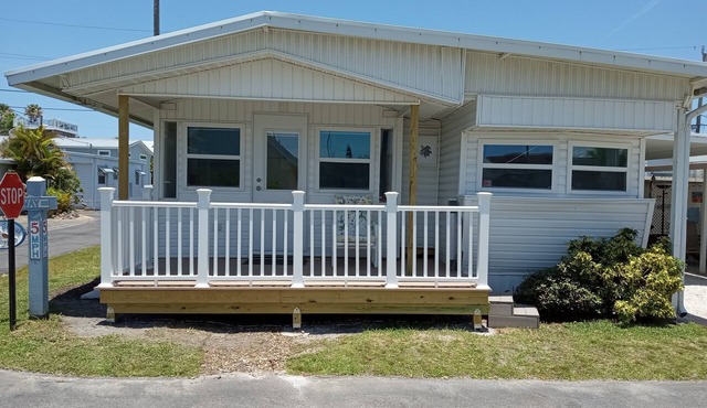 ANNA MARIA ISLAND live groundlevel just steps to the gulf! 6 month minimum
