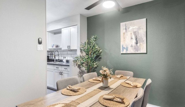 Arlington 3BR | AT&T, Globe Life, 6 Flags, Parking