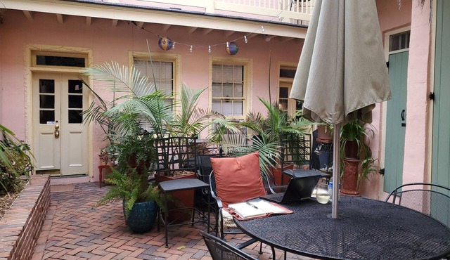 At Home in the French Quarter - Lots of Charm!