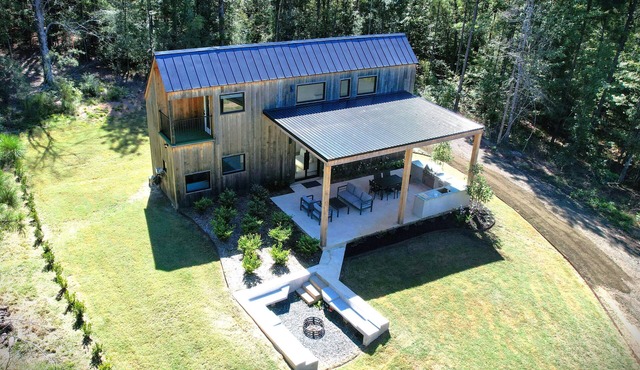 Avian Acres - Modern Cabin on 65 secluded acres of forest, creeks, and trails.