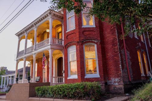 Baer House Inn