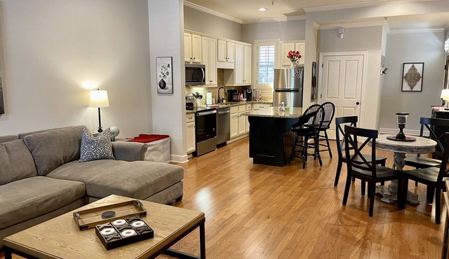 BamaNati - Step right out onto The Strip - walk to Stadium, Downtown & more!