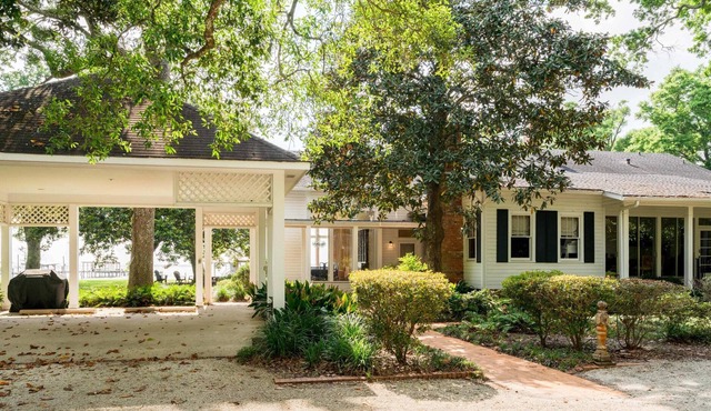 Bay House Scenic Retreat