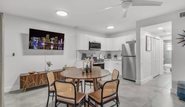 Bayview Regency Apartments By Lowkl