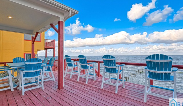 Bayview, Waterfront, Hot Tub, Fishing, Sleeps 14