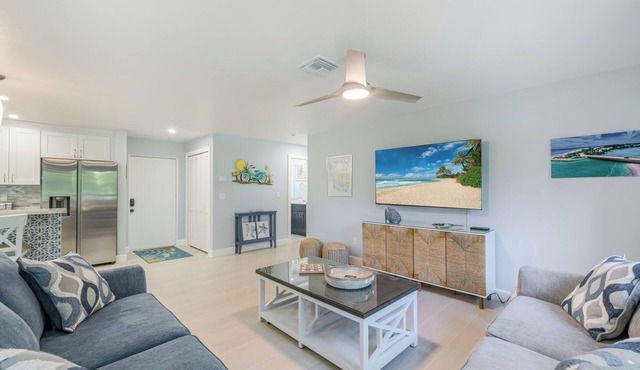 Beach + 2 Bikes! Beautiful 2-bed 2-bath retreat on Bowman’s Beach Sanibel. in Sanibel