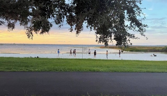 Beach Access, Lake View, home with 4 bedrooms, & 20 miles to Disney! in St. Cloud