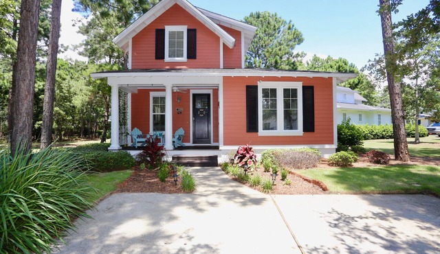 BEACH and GOLF cottage, Emerald Coast, 2 Golf Carts, Sleeps 6+