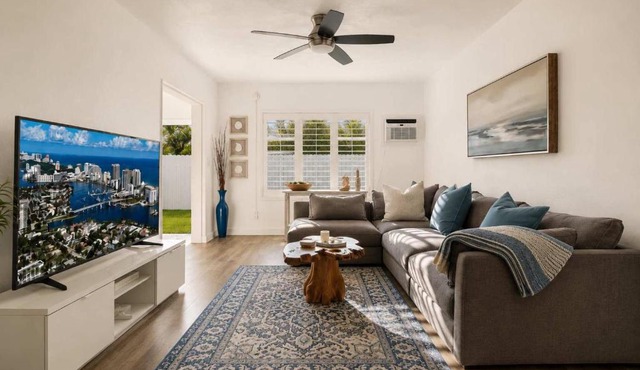 Beach Bungalow Near Fort Lauderdale Beach & Las Olas