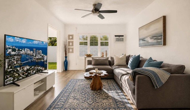 Beach Bungalow Near Fort Lauderdale Beach & Las Olas