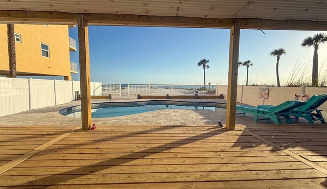 Beach Front House Private Pool 1940 Retro 4 Bedroom 2 Bath & More Gulf-Blvd