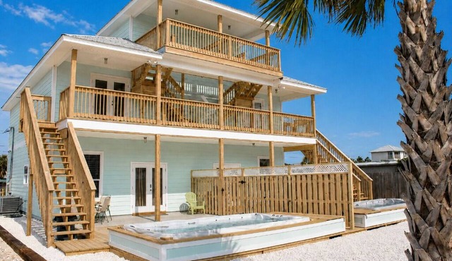 Beach Townhouse w/Private Pool - Steps from the Beach