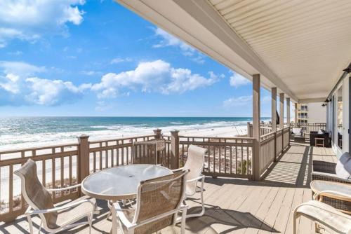 Beachfront, 4 Bed , White Sands Haven, Penthouse ,Pool